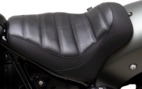 Runaround Seat - Solo - Black - Tuck-n-Roll - Chief \'22-\'23 2022 - 2023