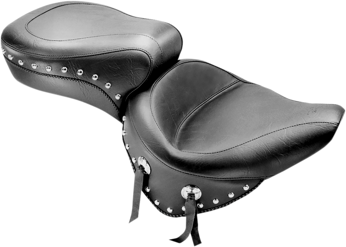 Wide Studded Seat - Softail \'00-\'05 2000 - 2007