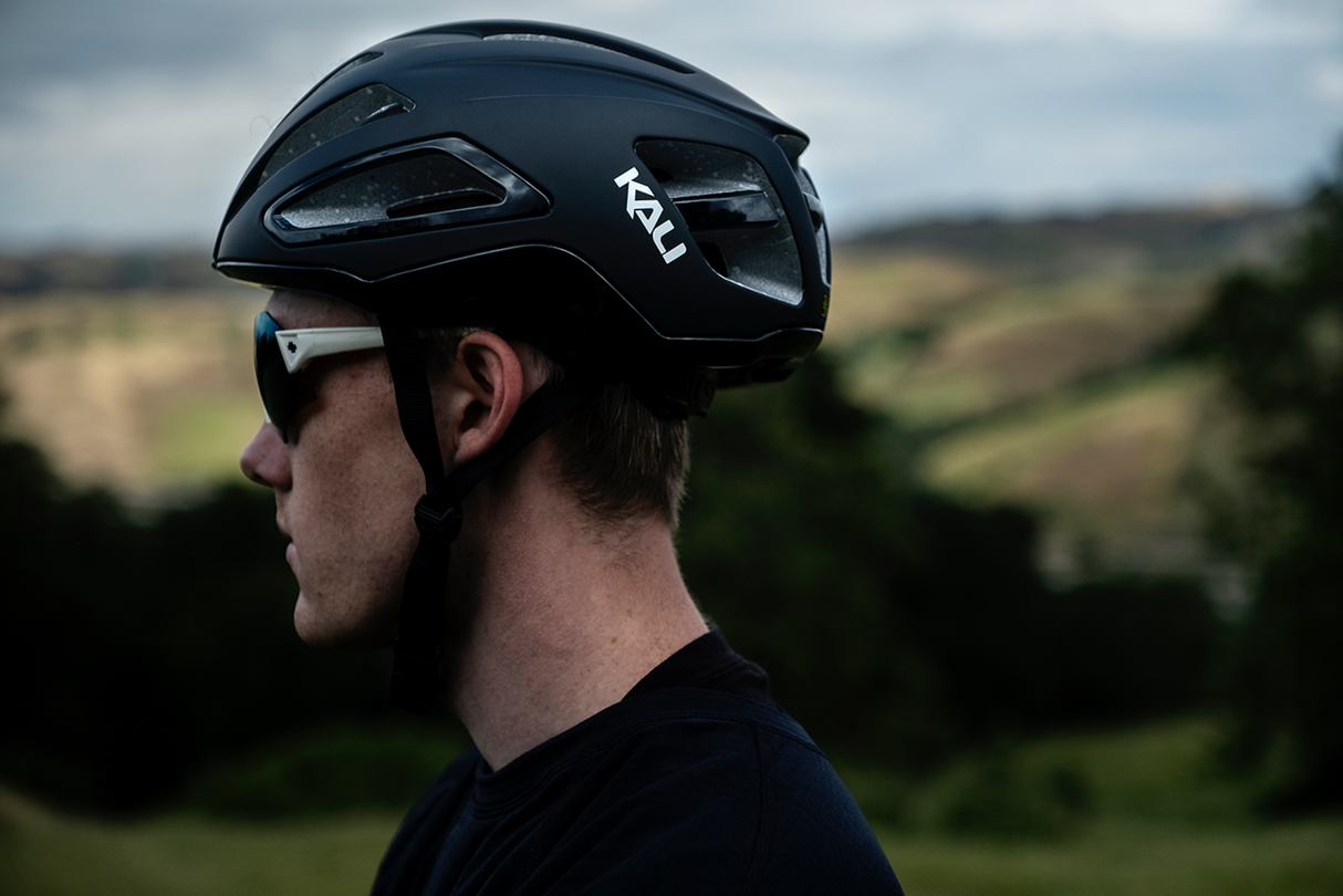 Uno Helmet - Matte Black - L/XL